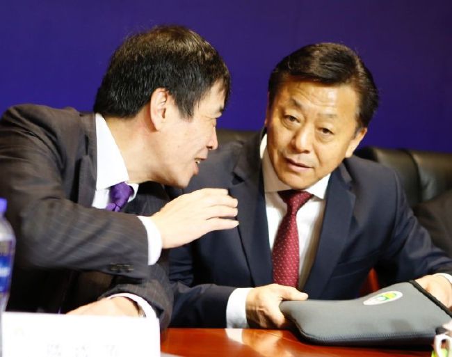 韩国三级在泳池里做